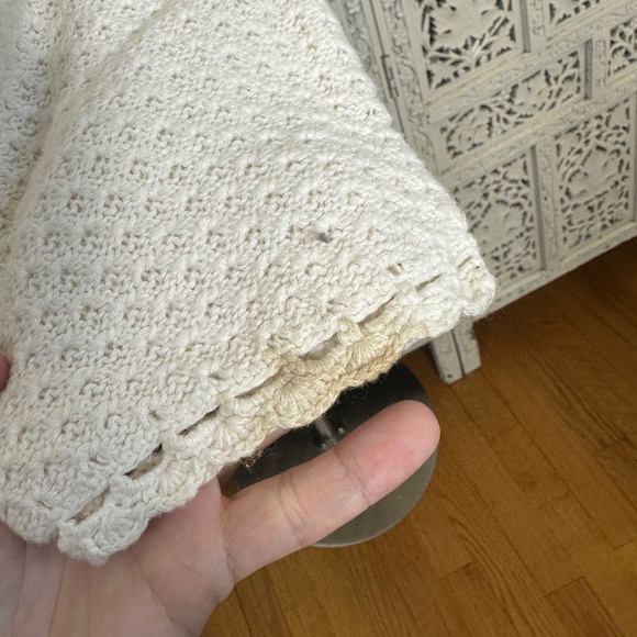 Vintage Cream Knit Crochet Coquette Ruffle Cropped V Neck Sweater Sz Medium - Picture 6 of 9